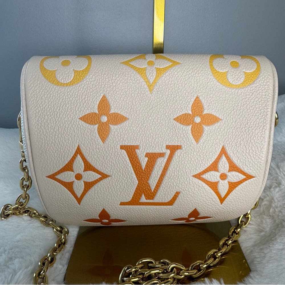Louis Vuitton Empreinte Monogram Giant Mini By The Pool Bumbag Cream Saffron - Picture 2 of 13